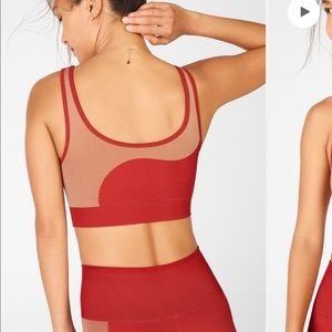 EEC- FABLETICS- Sunny Reversible Low Impact Sports Bra